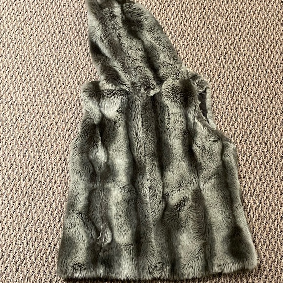 Reversible Faux Fur Hooded Vest - Picture 2 of 7